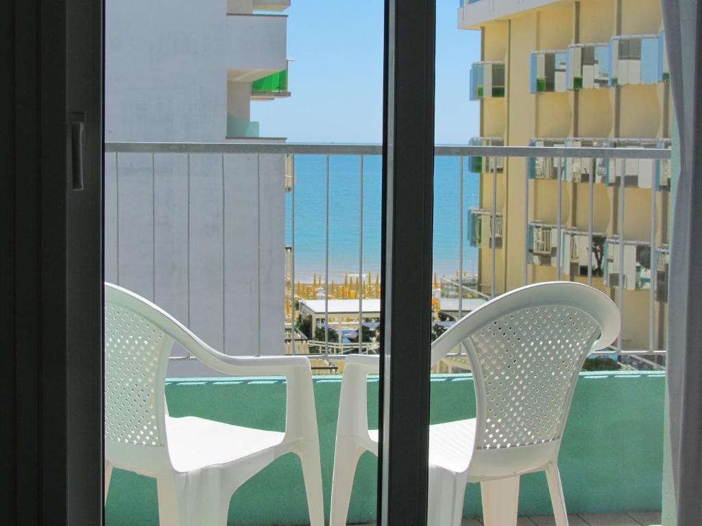 Hotel Palme Park & Beach Included Lido di Jesolo Exterior photo